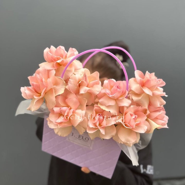 Сумочка с розами "Кети" в Рыбинске