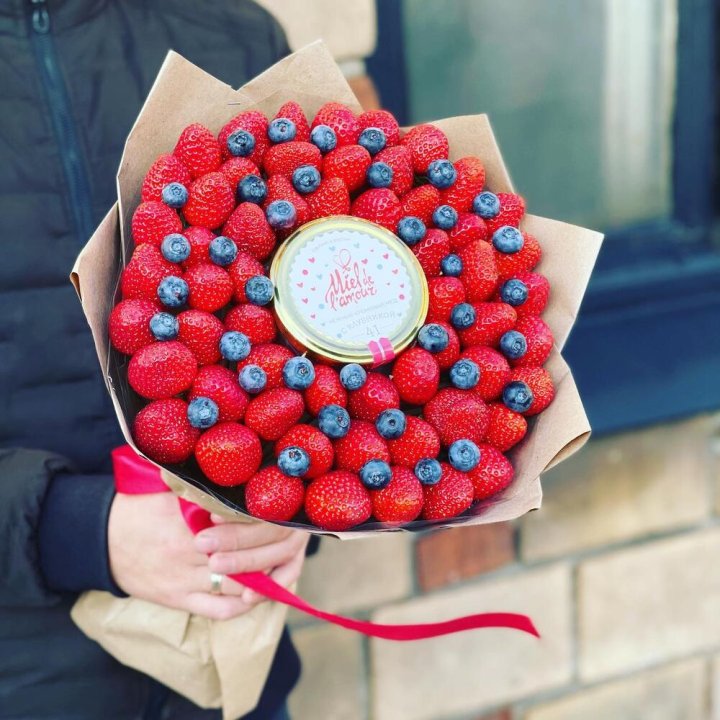 "Клубника и мёд" в Рыбинске