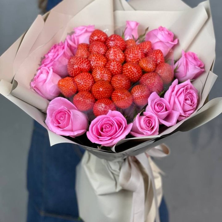 Клубника и розы в Рыбинске