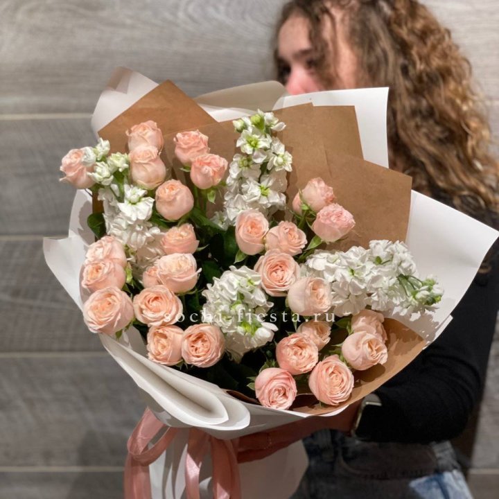 Букет бомбасти и маттиола в Рыбинске