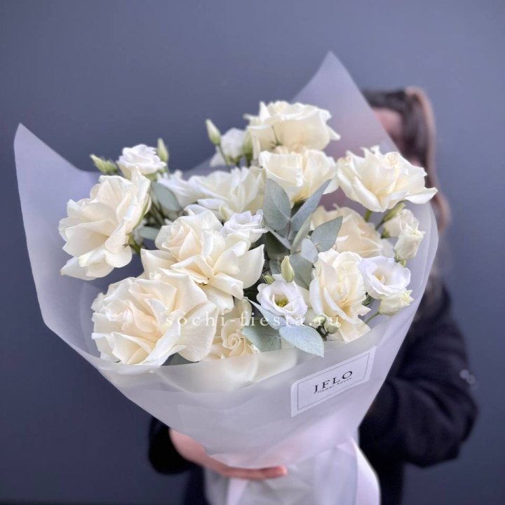 Букет французских роз и эустомы  в Рыбинске