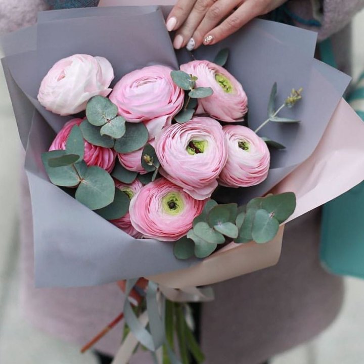 Ранункулюсы с эвкалиптом №1 в Рыбинске