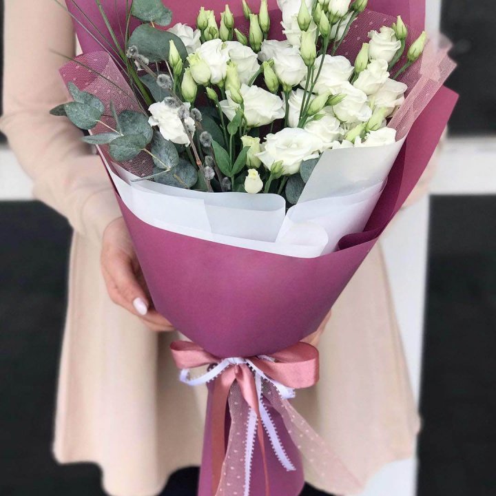 Эустомы с эвкалиптом в Рыбинске