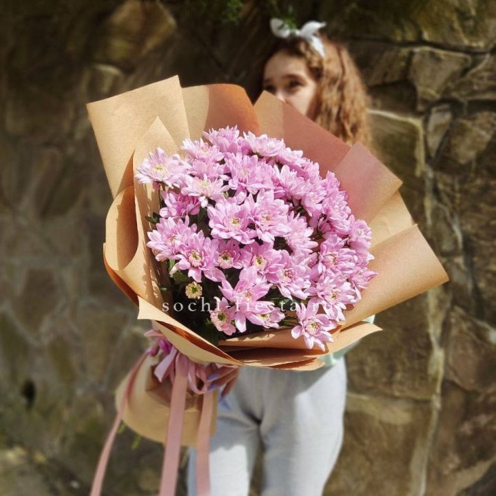 Букет хризантем в крафте в Рыбинске