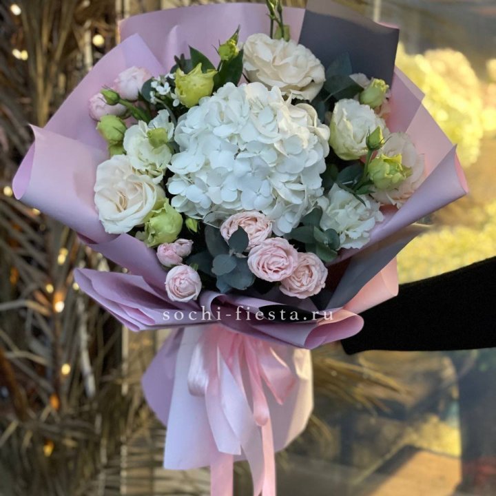 Букет с гортензией №3 в Рыбинске