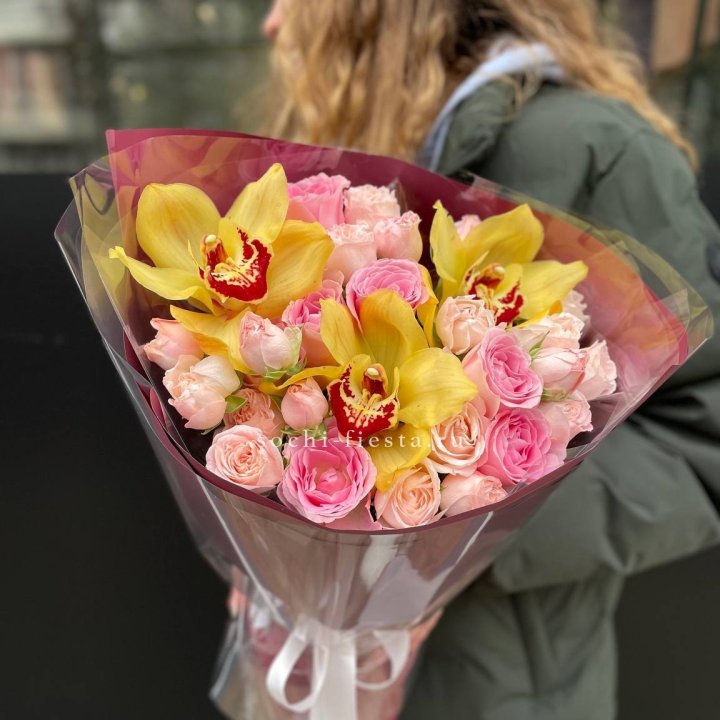  Букет орхидей и роз Есенья в Рыбинске