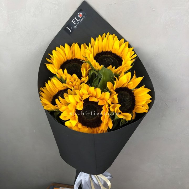 Букет из 5  подсолнухов в Рыбинске
