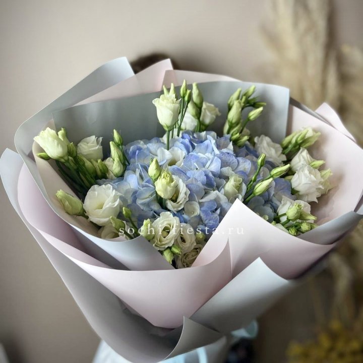 Букет с гортензией "Адель" в Рыбинске