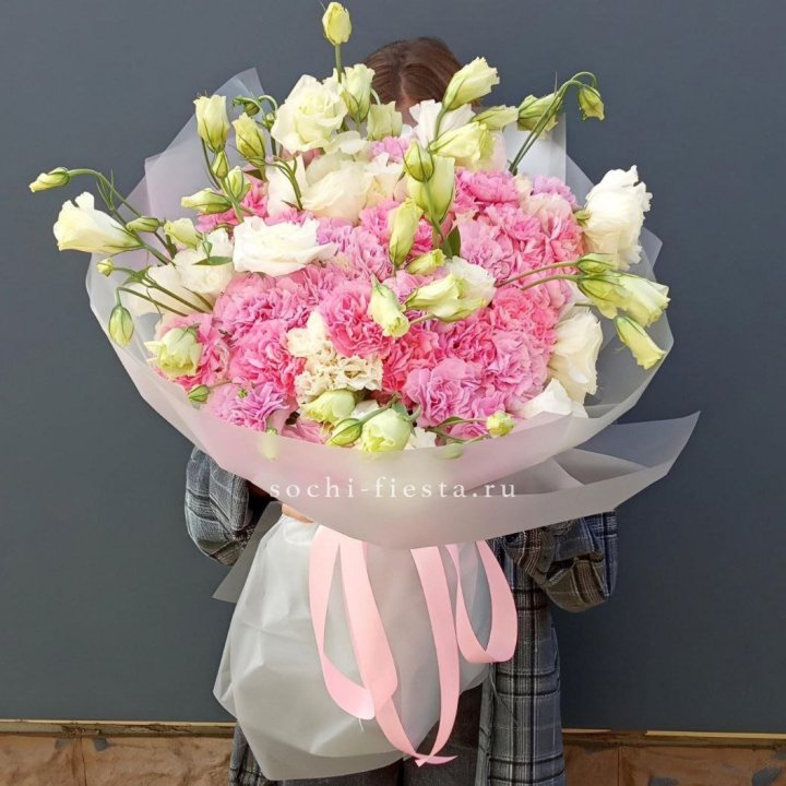 Букет из эустом и диантусов  в Рыбинске