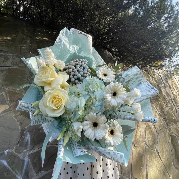 Дизайнерский букет "Линдж-блю" в Рыбинске