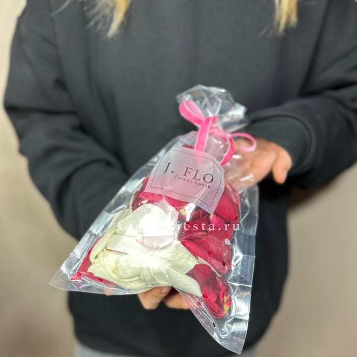 Лепестки роз в Рыбинске