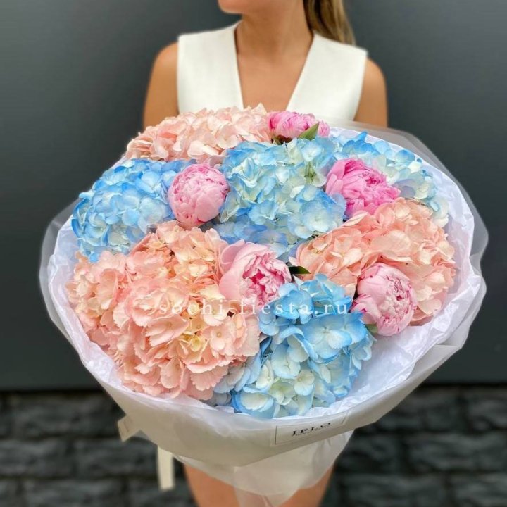 Дуобукет гортензии с пионами  в Рыбинске