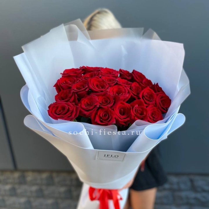 25 высоких роз  в Рыбинске