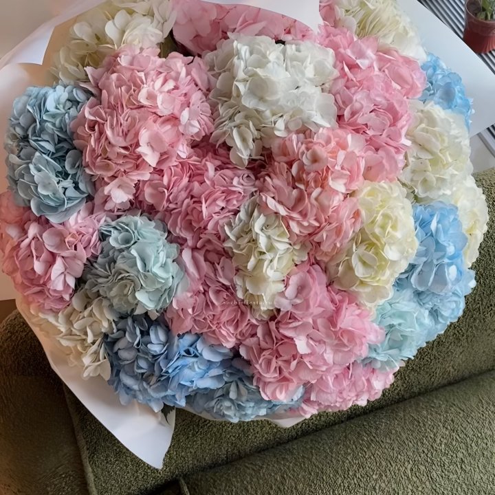 Букет гортензий микс в Рыбинске