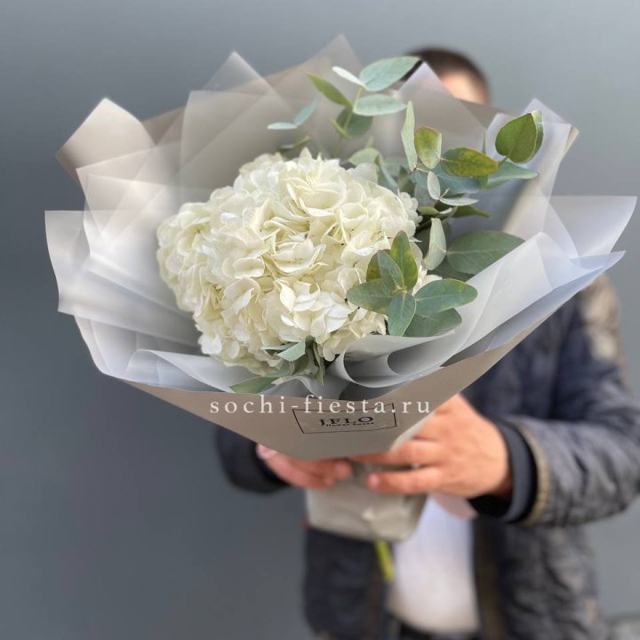  Букет  из белой гортензии в Рыбинске