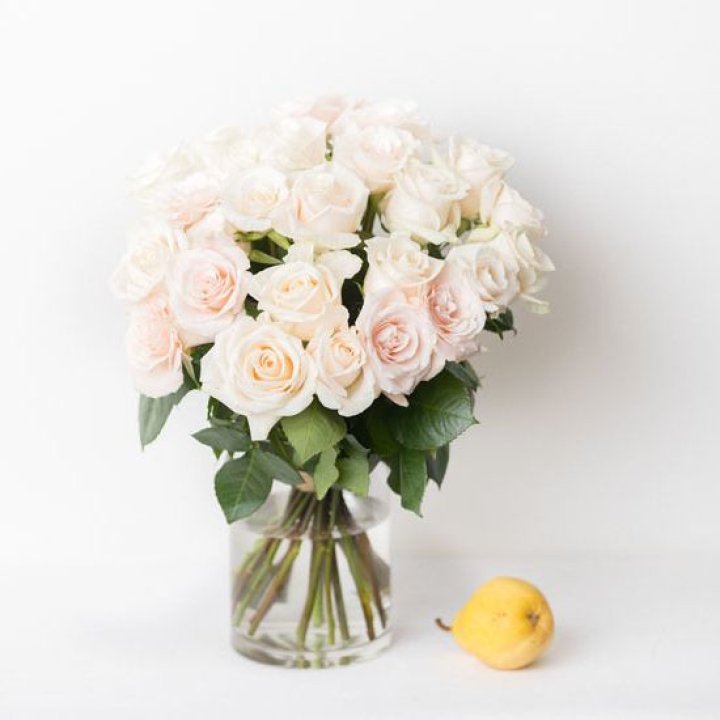 25 кремовых роз в Рыбинске