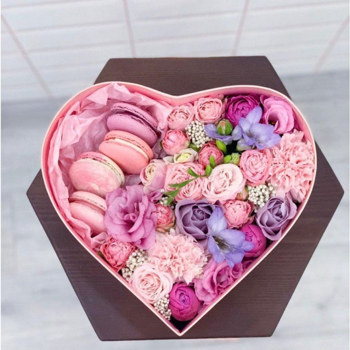 Бокс-сердце с макаронс  в Рыбинске