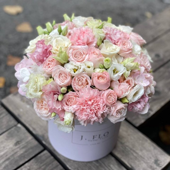 Цветочный бокс "Люксур" в Рыбинске