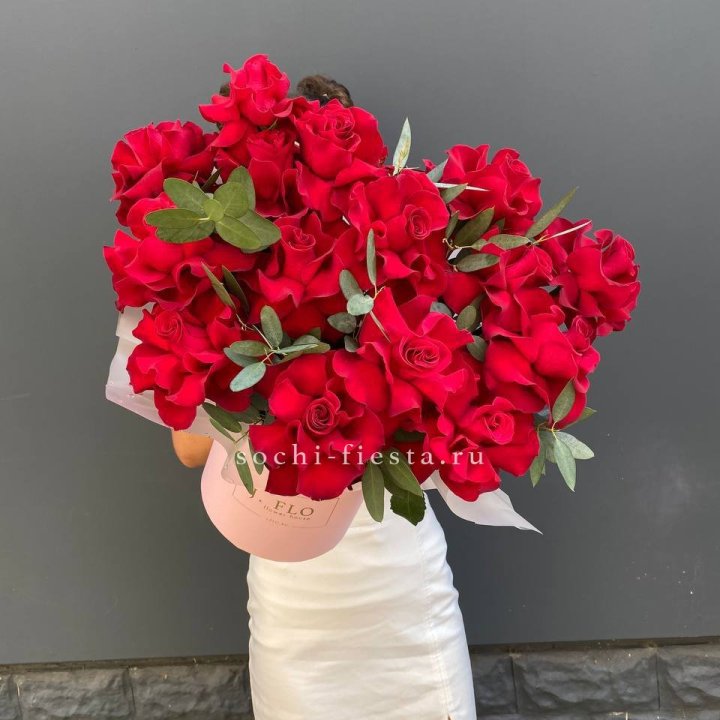 Бокс из 17 французских роз в Рыбинске