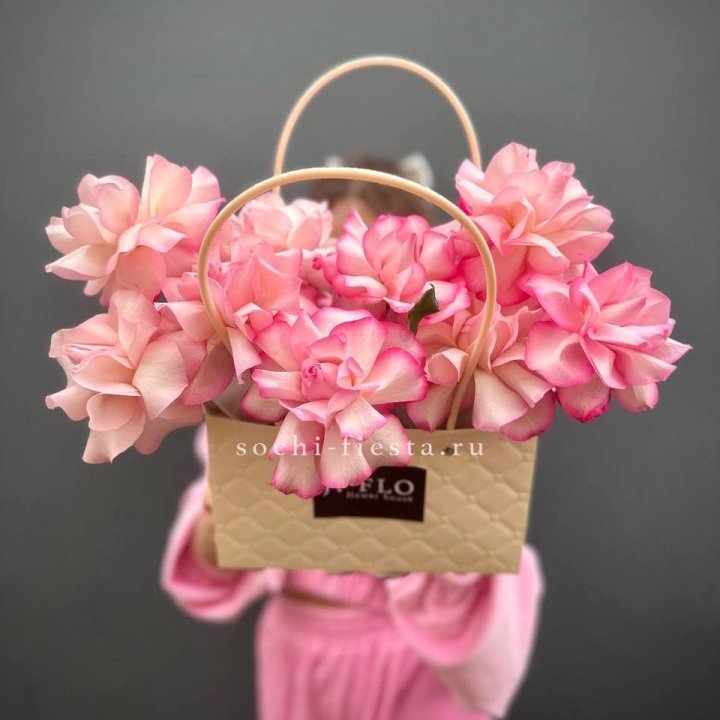 Сумочка розовых роз Венди в Рыбинске