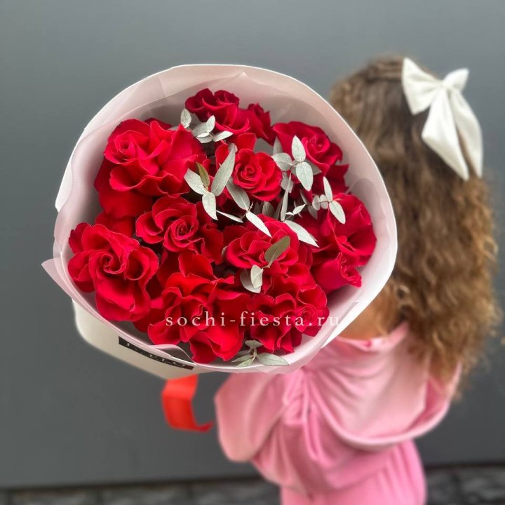 11 Красных французских роз в Рыбинске