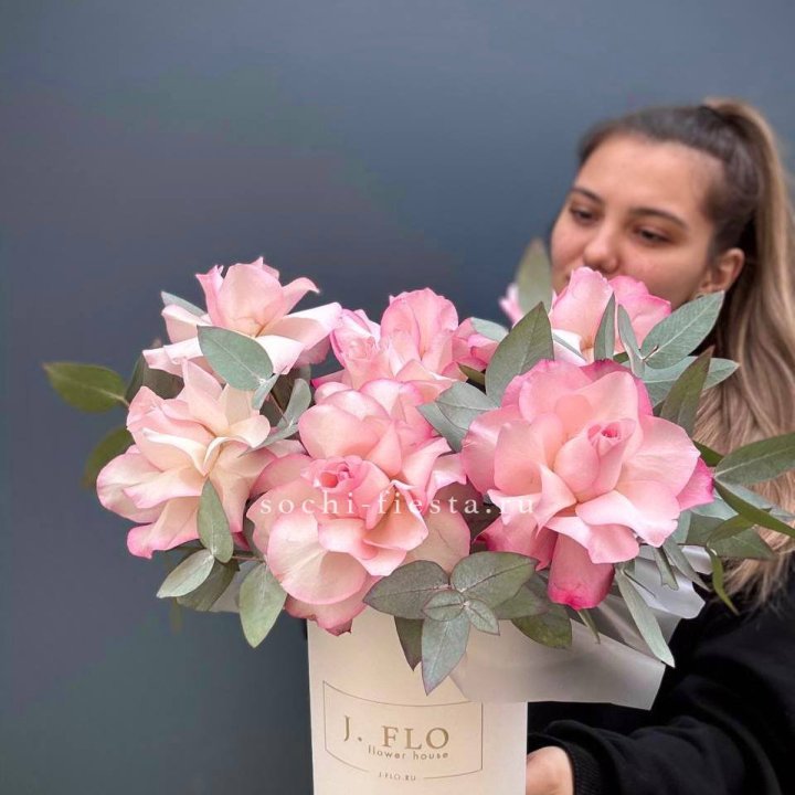 7 Французских роз в боксе в Рыбинске