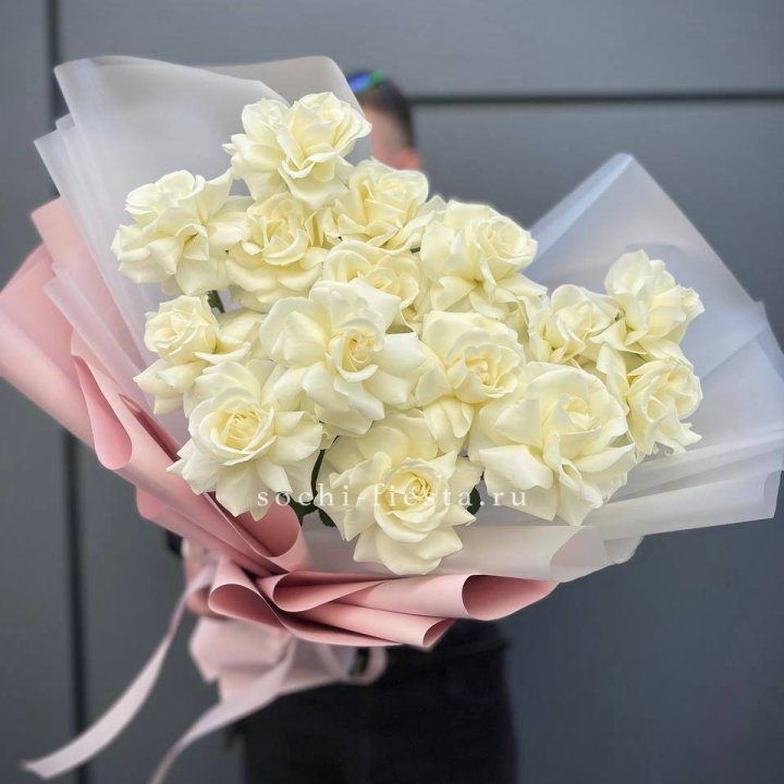 Букет из 15 французских роз Вайт дрим в Рыбинске