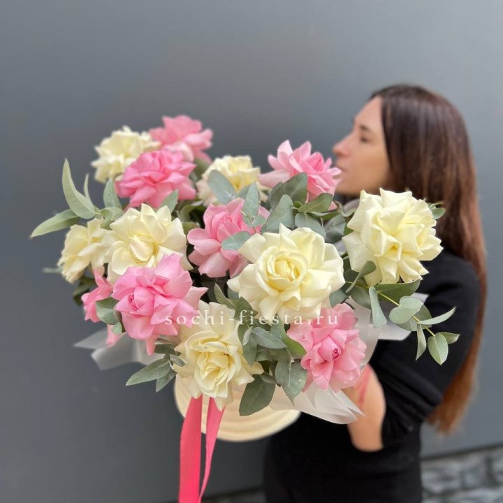 Зефирный бокс из 17 французских роз микс в Рыбинске