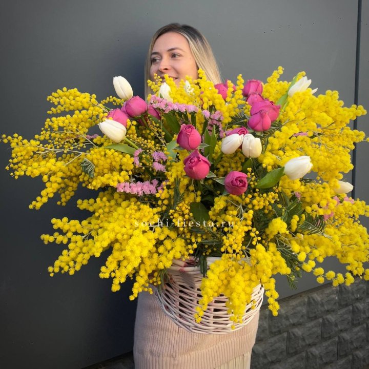 Цветочная корзина с мимозой "Спринг" в Рыбинске