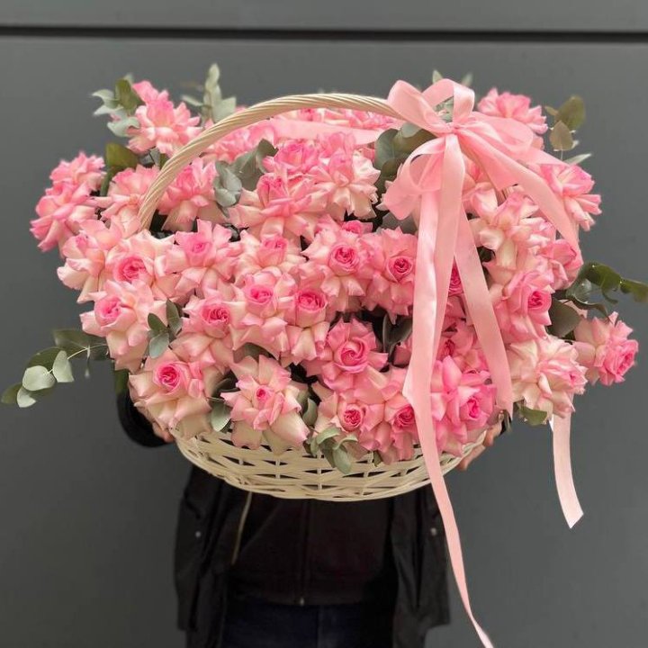 51 розовая роза в корзине в Рыбинске