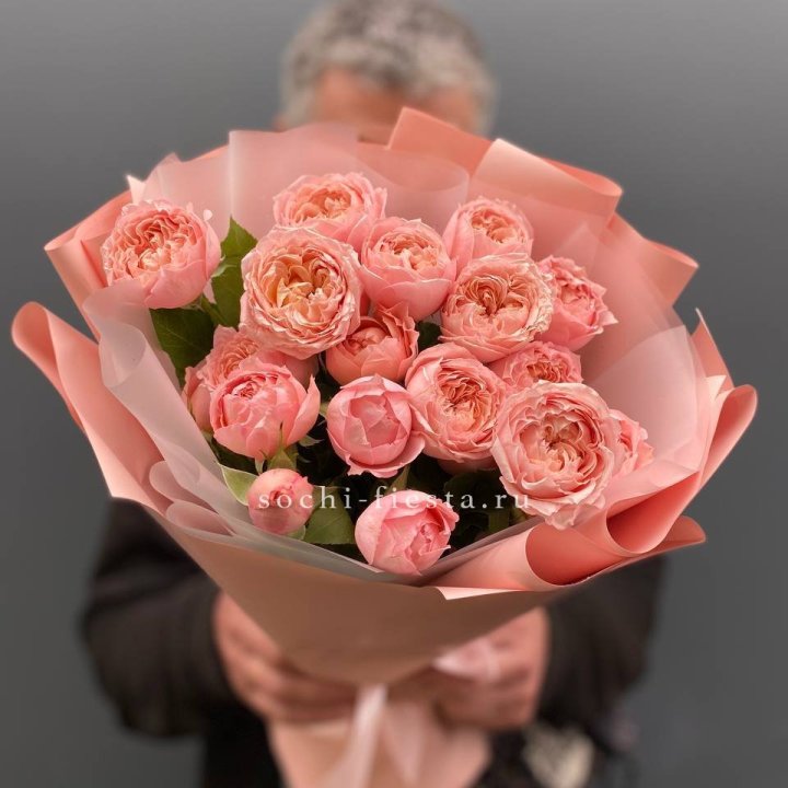 Букет комплимент из кустовых роз Джульетта в Рыбинске