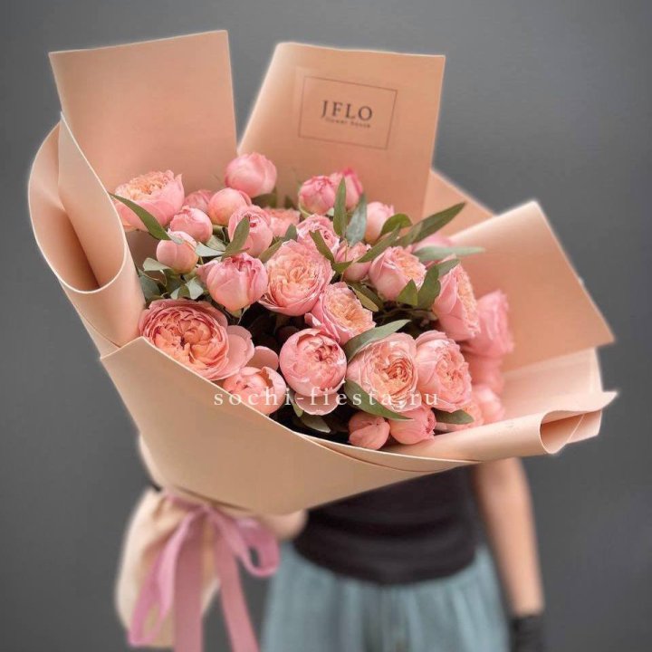 Букет из 9 кустовых роз Джульетта в Рыбинске