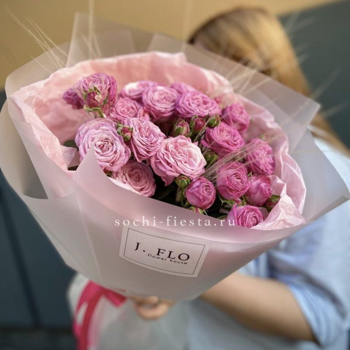 Пионовидные розы Мадам Бомбастик Pink в Рыбинске