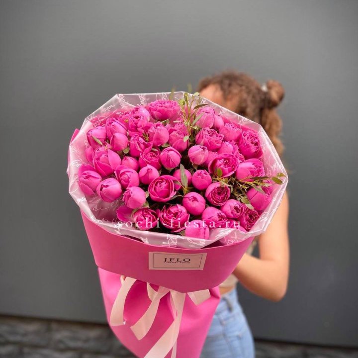 Кустовые розы букет Мисти Баблс в Рыбинске