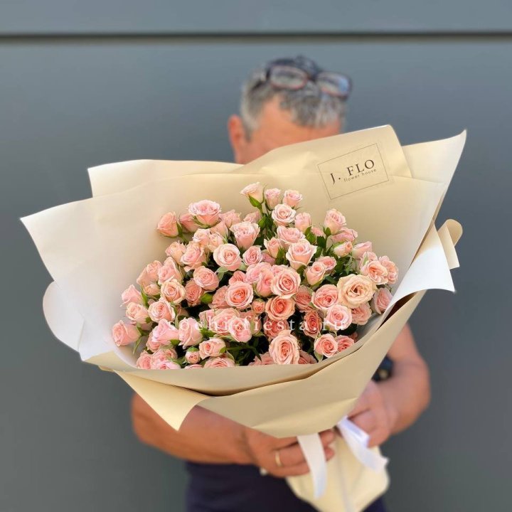 Кустовые розы леди в Рыбинске