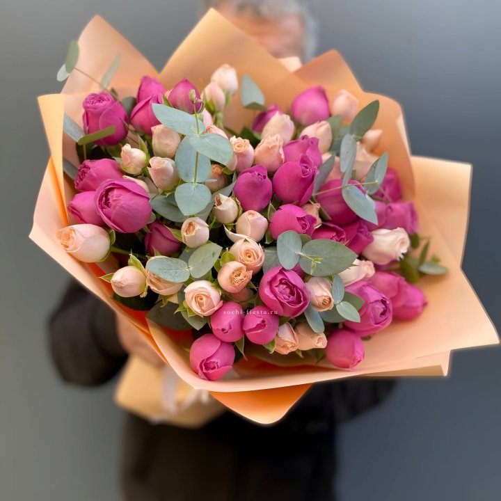 Букет кустовых роз Тендернес в Рыбинске