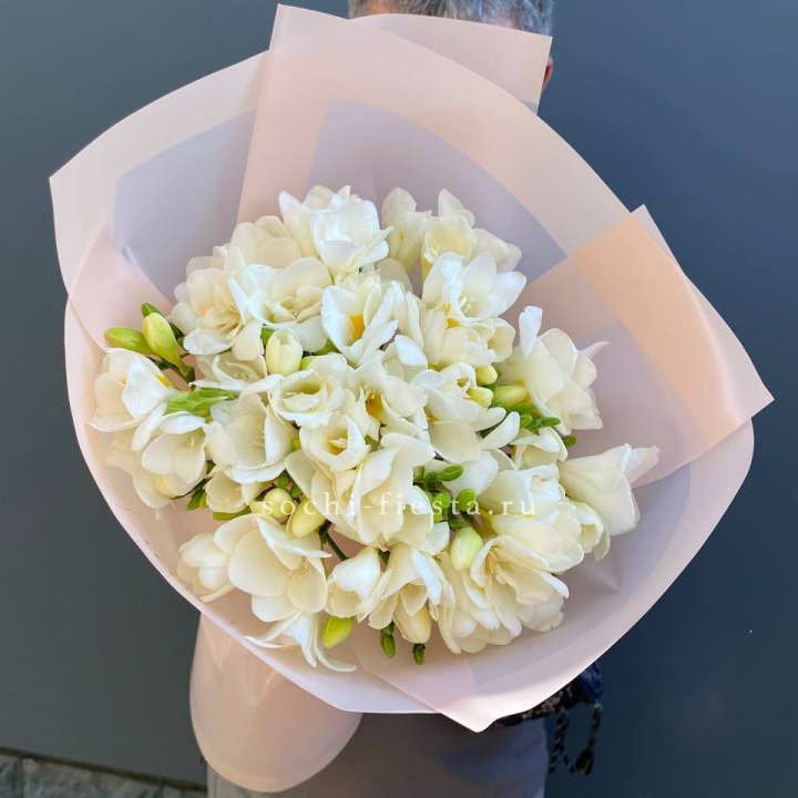 Букет белых фрезий  в Рыбинске