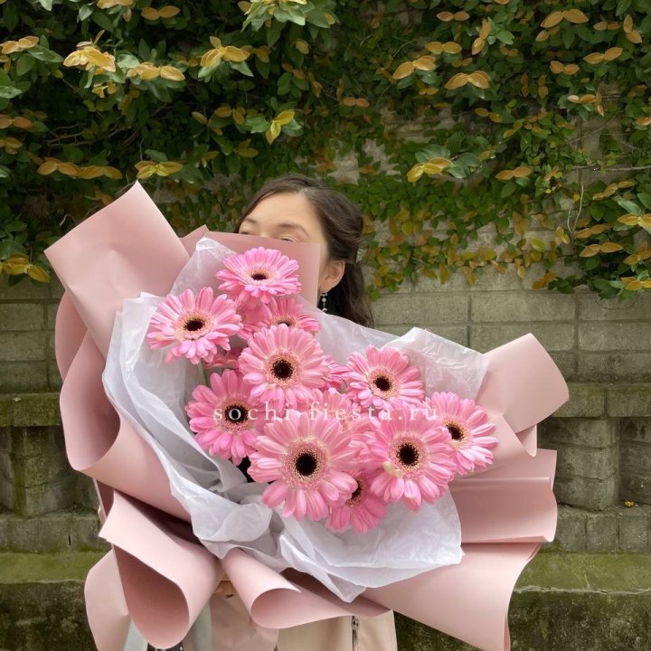 13 розовых гербер в Рыбинске