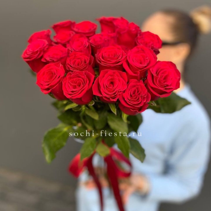 19 красных роз в Рыбинске