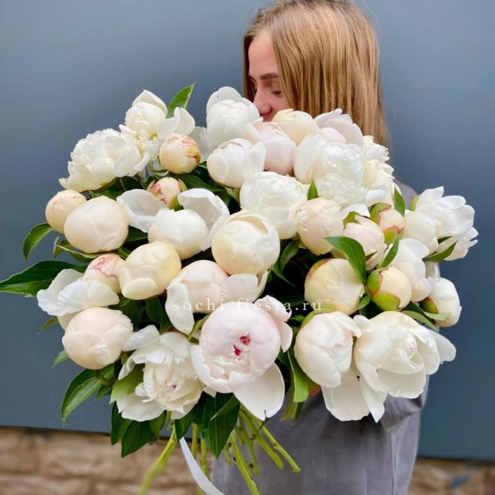 Охапка пионов в Рыбинске
