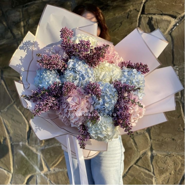 Букет гортензии с сиренью в Рыбинске