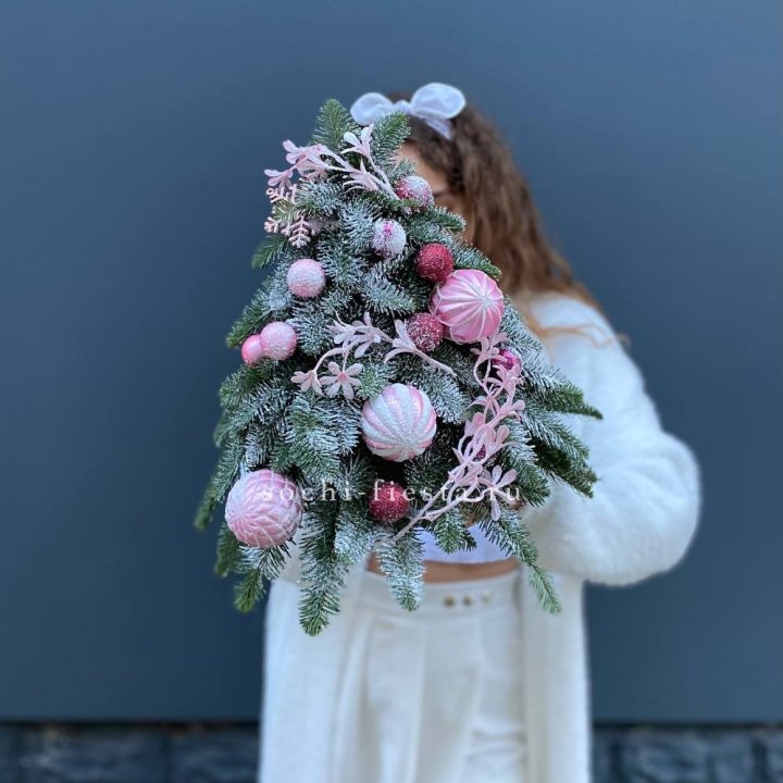 Новогодняя елочка "Розе" в Рыбинске