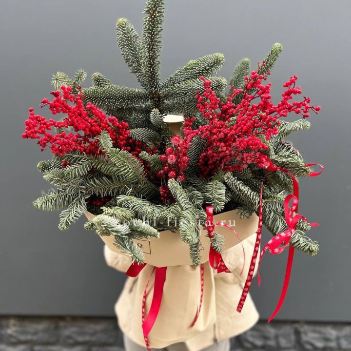 Букет нобилиса и ягод в Рыбинске