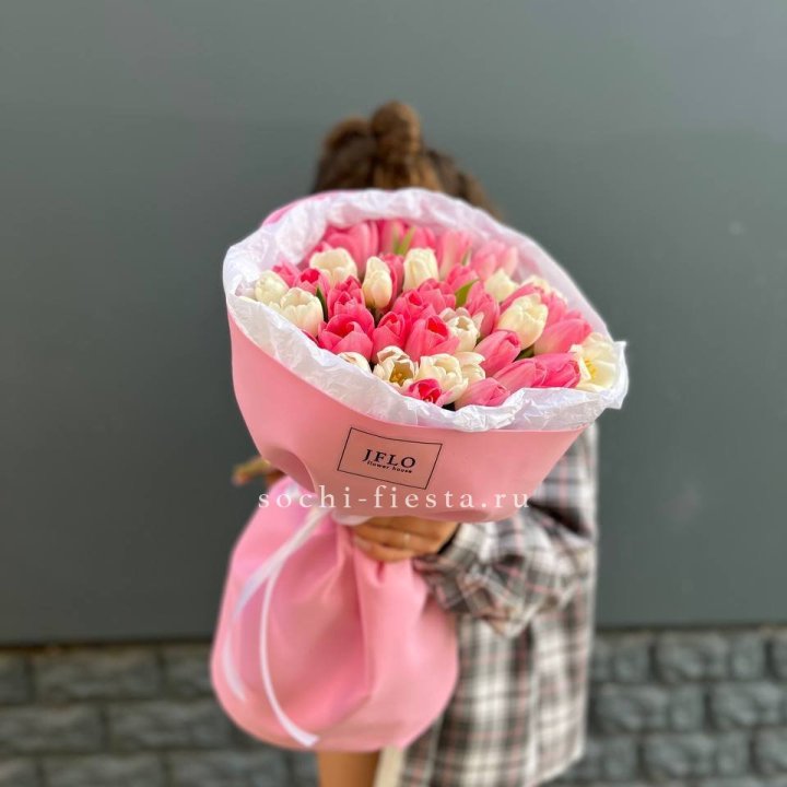 51 бело-розовый тюльпан в Рыбинске