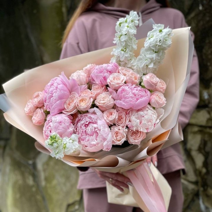 Букет с пионами №1 в Рыбинске