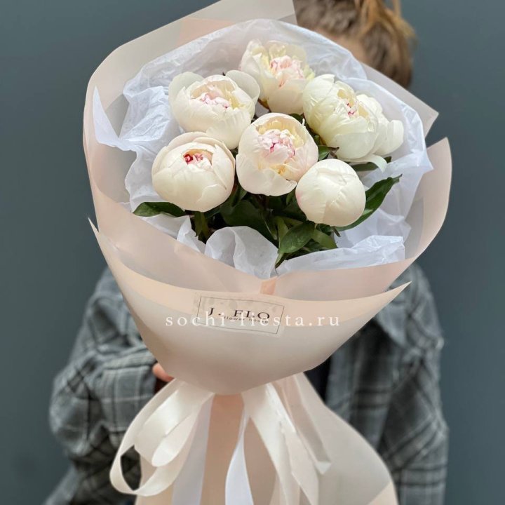 Букет белых пионов в Рыбинске