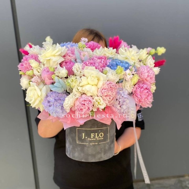 Цилиндр с пионами "Аса" в Рыбинске