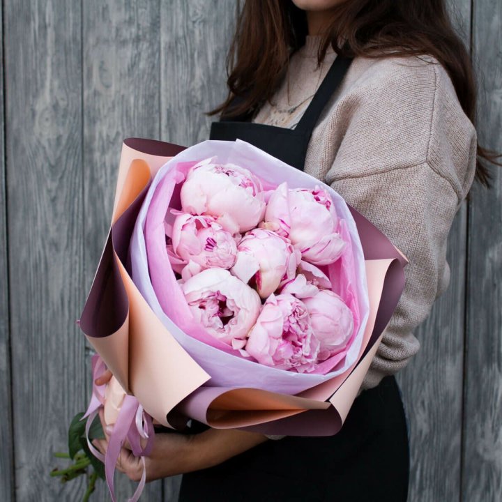 7 зефирных пионов в оформлении в Рыбинске