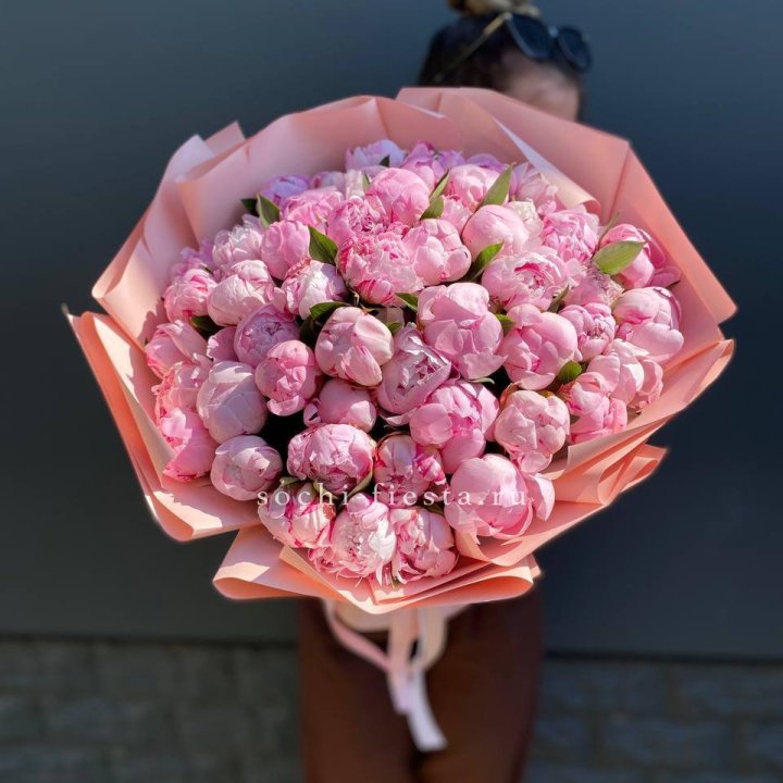 Нежный букет 51 пионов  в Рыбинске