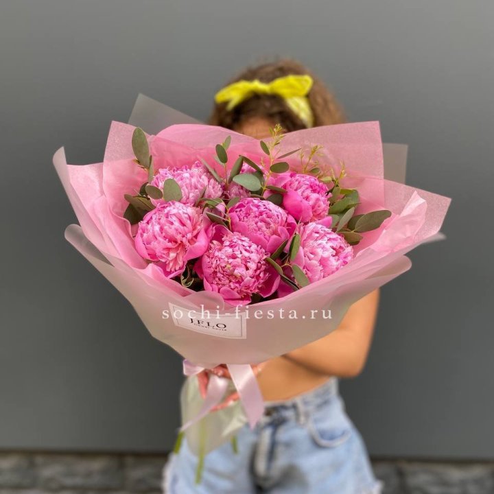 7 ярких пионов в оформлении в Рыбинске
